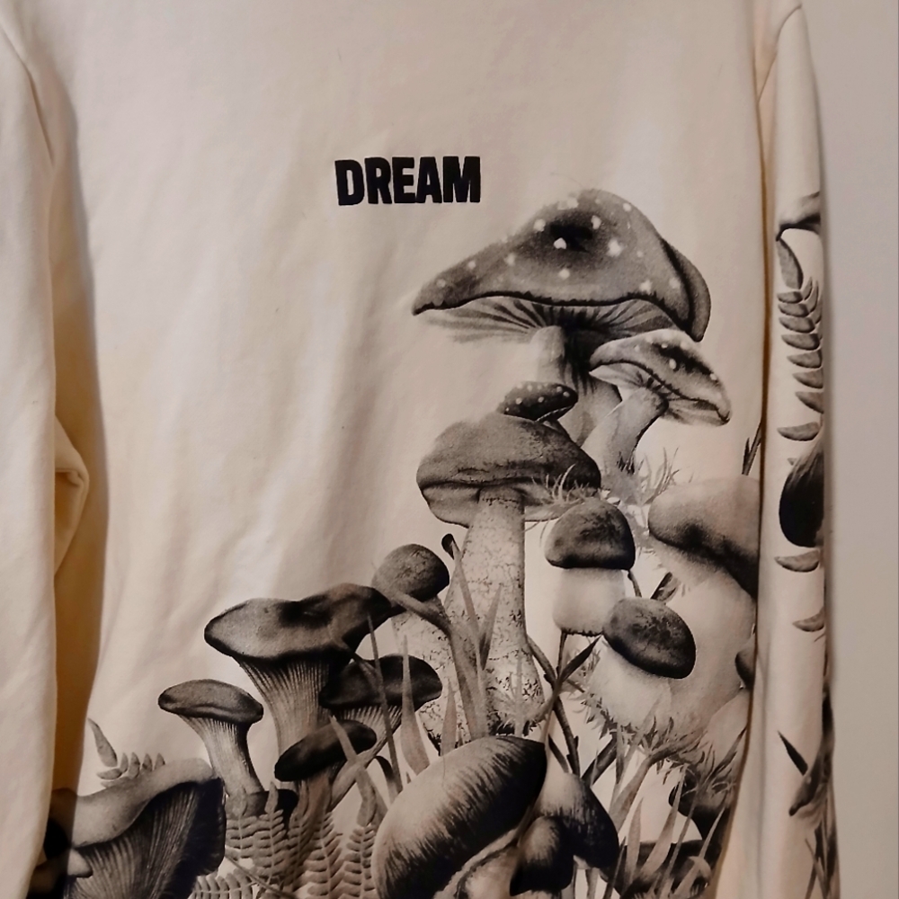 Dream Women's Cream Sweater with Mushroom Design